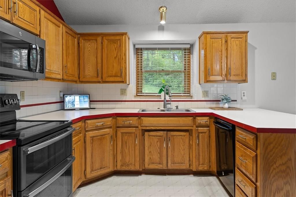 Photo 13 of 26 - 4209 NW 65th Street