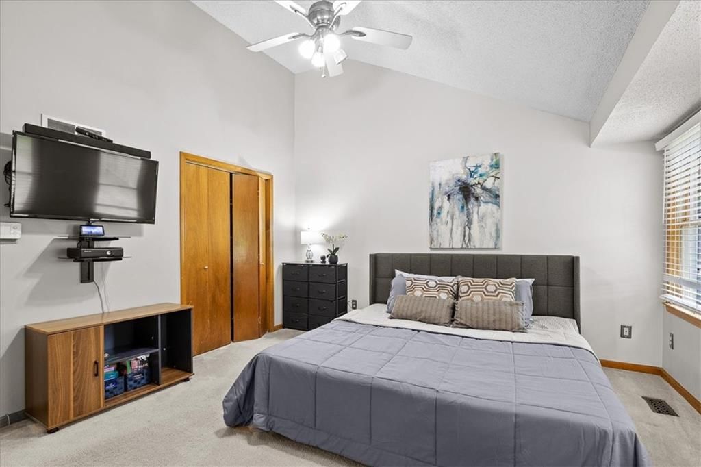 Photo 18 of 26 - 4209 NW 65th Street