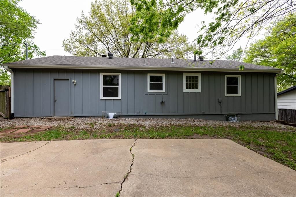 7105 NW 9 Highway — photo 31