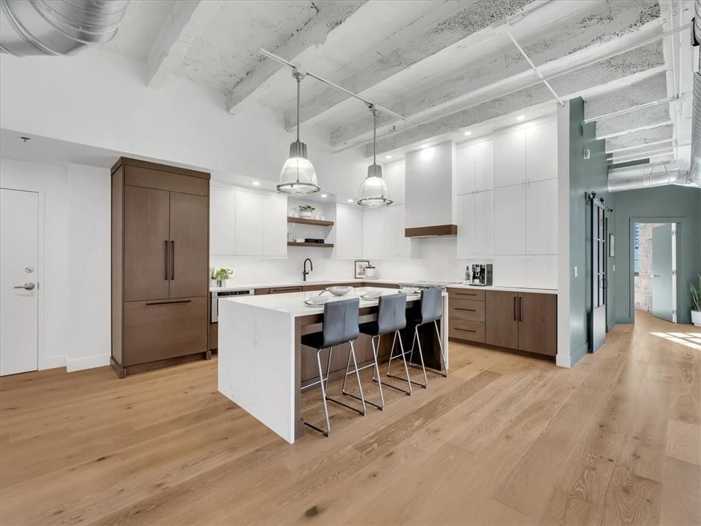 2120 Wyandotte Street — photo 5