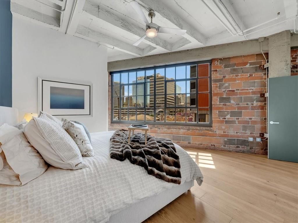 2120 Wyandotte Street — photo 19