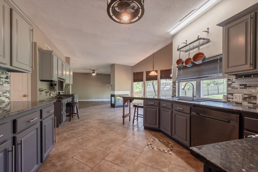 6512 N FISK Court — photo 14