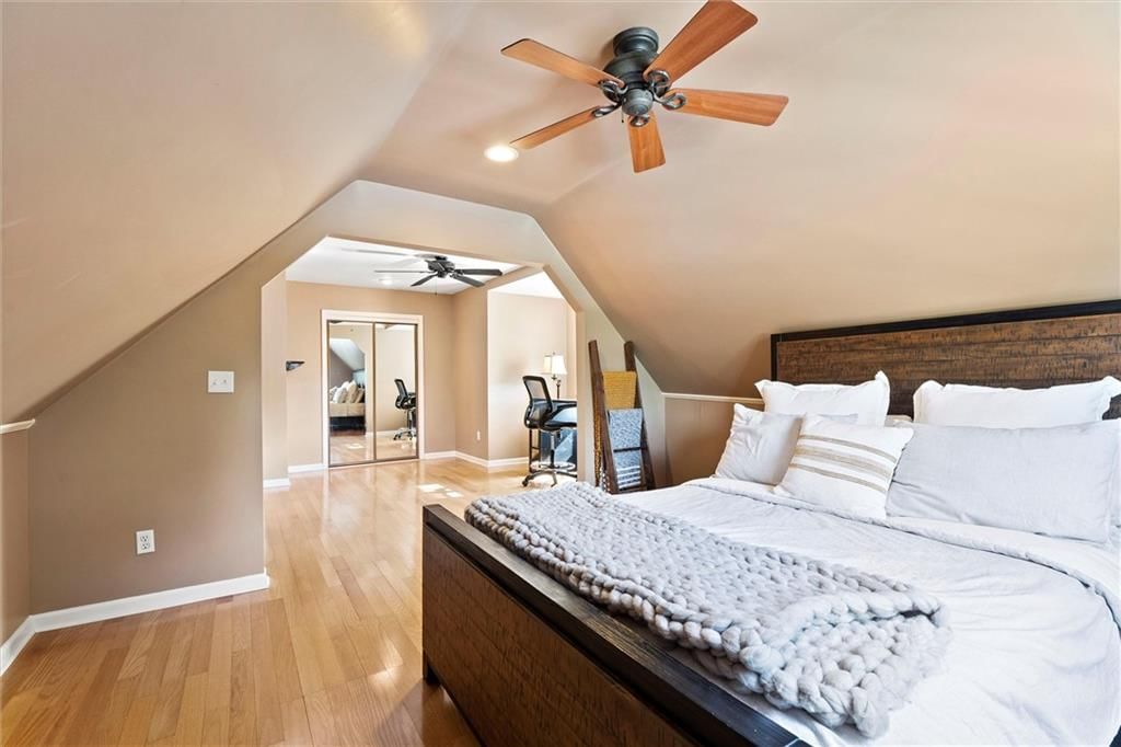 528 NE VICTORIA Drive — photo 20