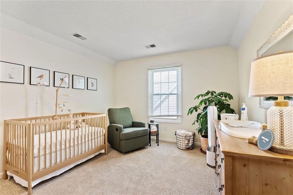528 NE VICTORIA Drive — photo 21