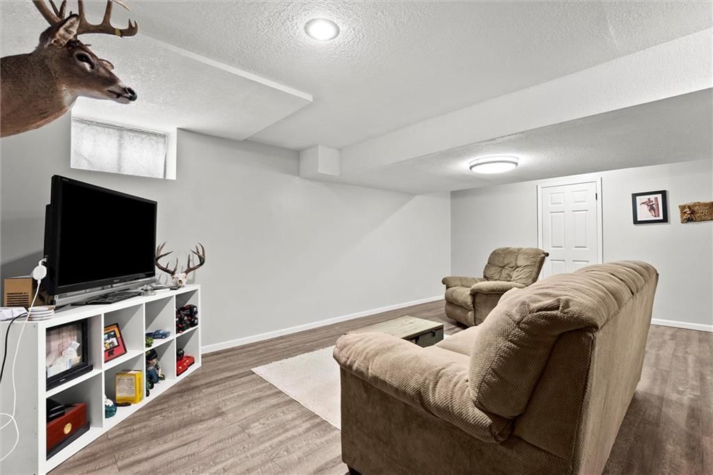528 NE VICTORIA Drive — photo 24