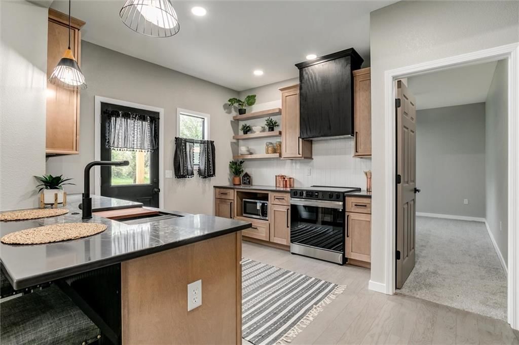 1025 Chestnut Avenue — photo 11