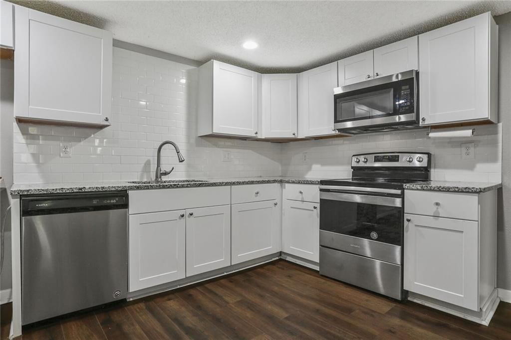 Photo 8 of 21 - 7224 E 84th Street