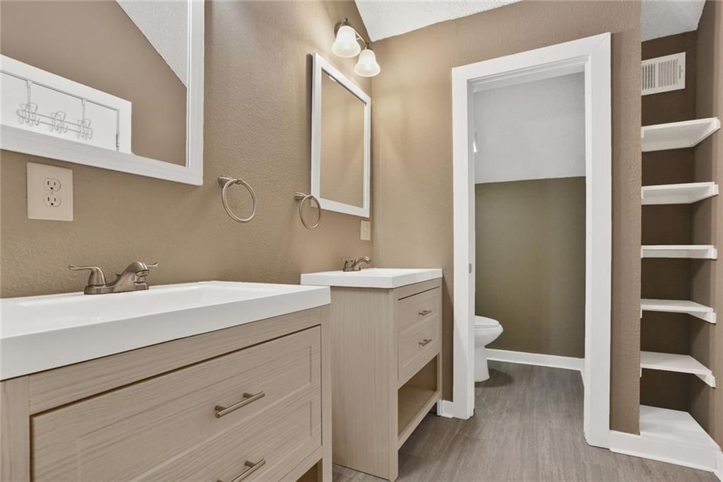 Photo 14 of 21 - 7224 E 84th Street