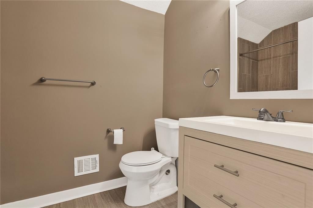 Photo 18 of 21 - 7224 E 84th Street