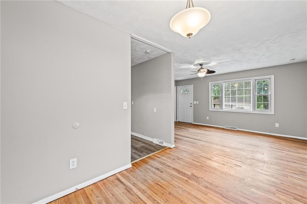 8212 NE 51st Street — photo 8