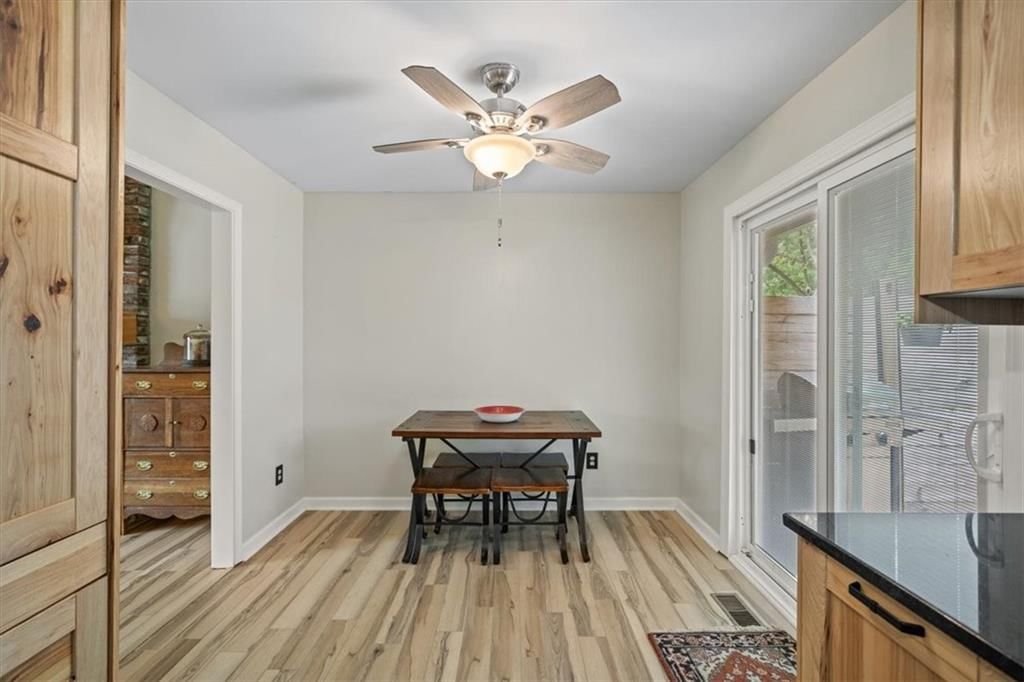 4730 Windsor Street — photo 8