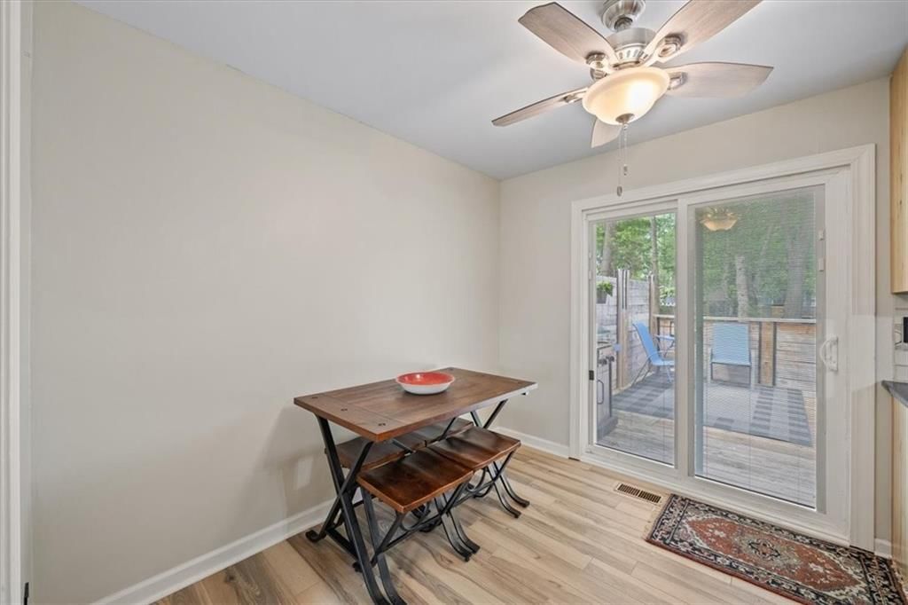 4730 Windsor Street — photo 9