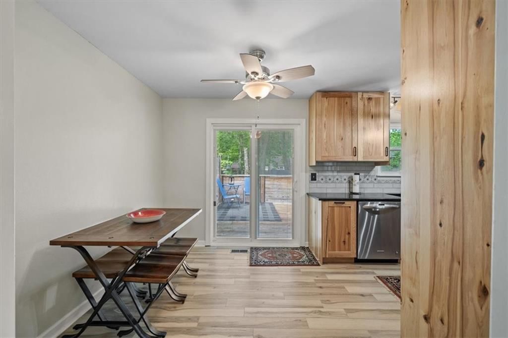 4730 Windsor Street — photo 10