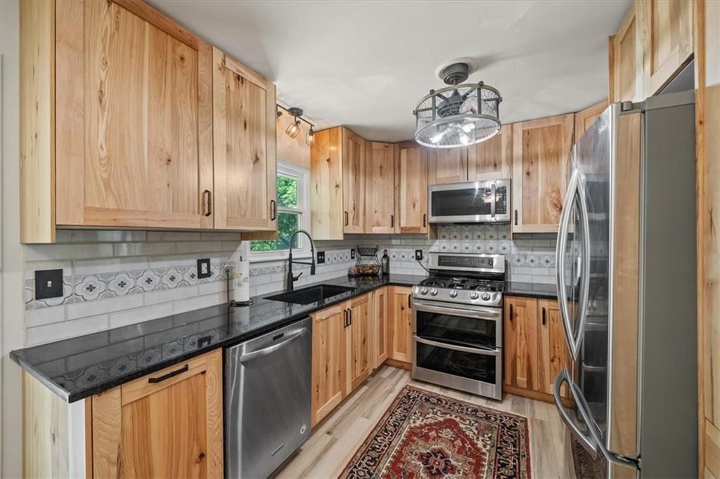 4730 Windsor Street — photo 12