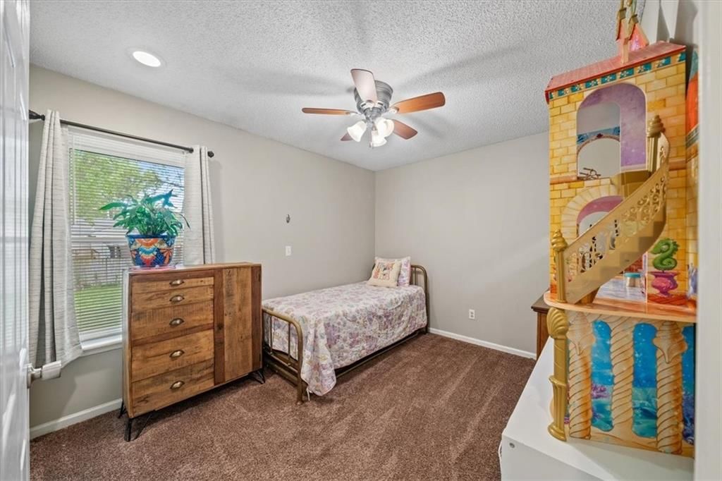 4730 Windsor Street — photo 14