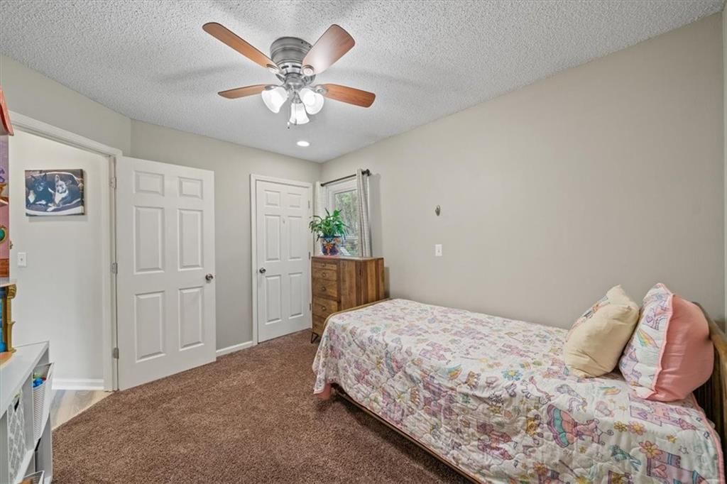4730 Windsor Street — photo 15