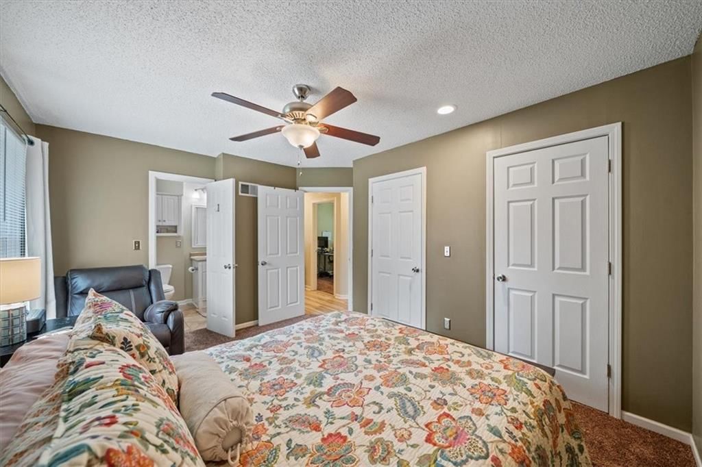 4730 Windsor Street — photo 17