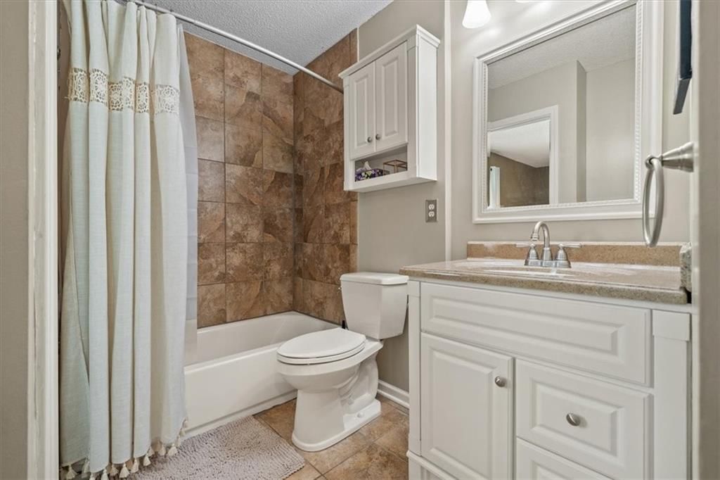 4730 Windsor Street — photo 18