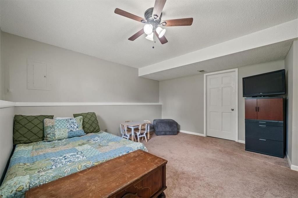 4730 Windsor Street — photo 19