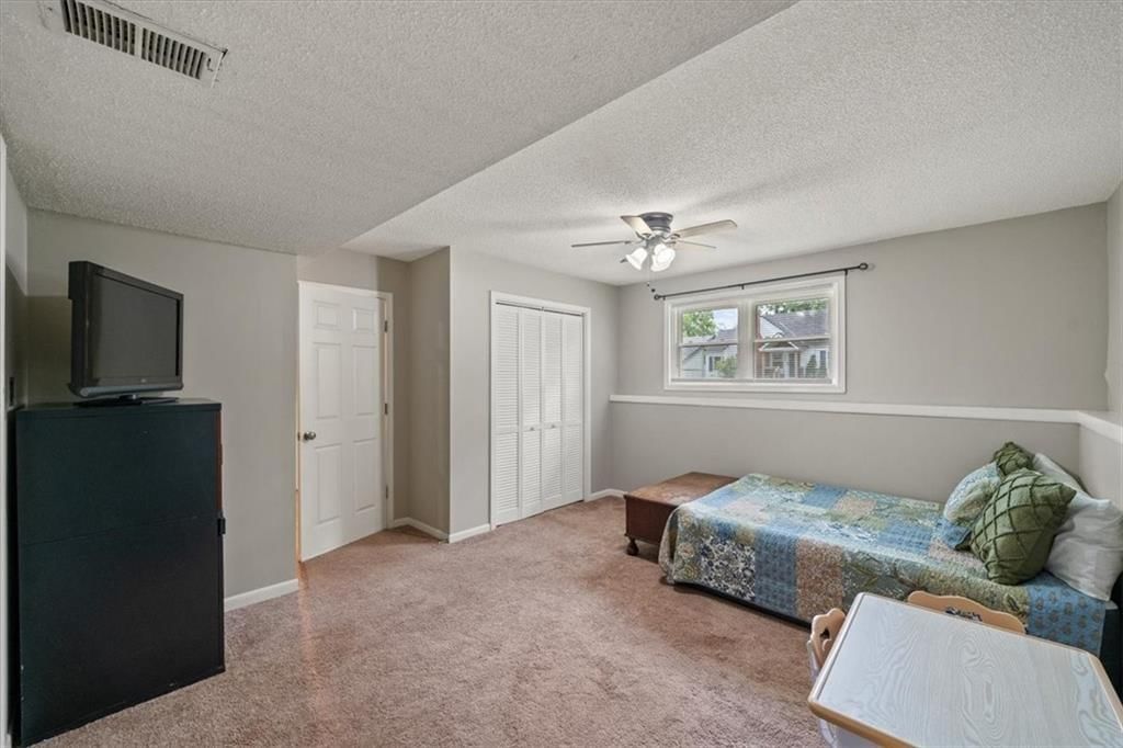 4730 Windsor Street — photo 20