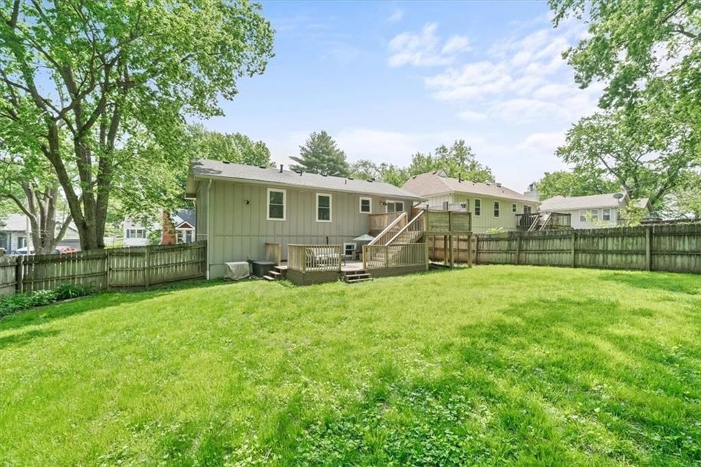 4730 Windsor Street — photo 26