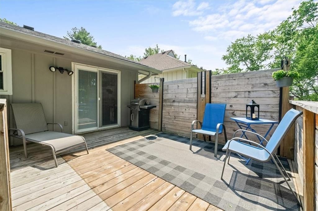 4730 Windsor Street — photo 29