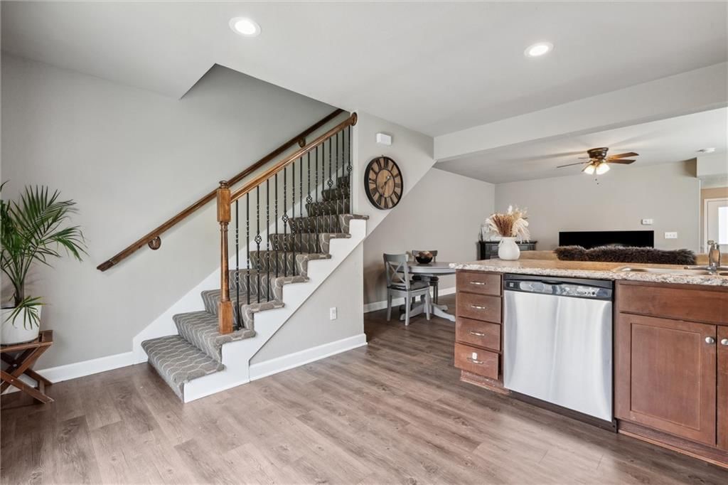 230 N Washington Street — photo 17
