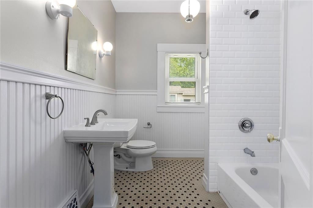 406 E Shawnee Street — photo 18
