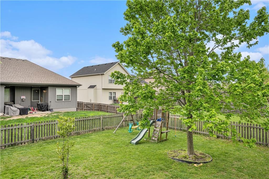 10106 N Lewis Avenue — photo 23