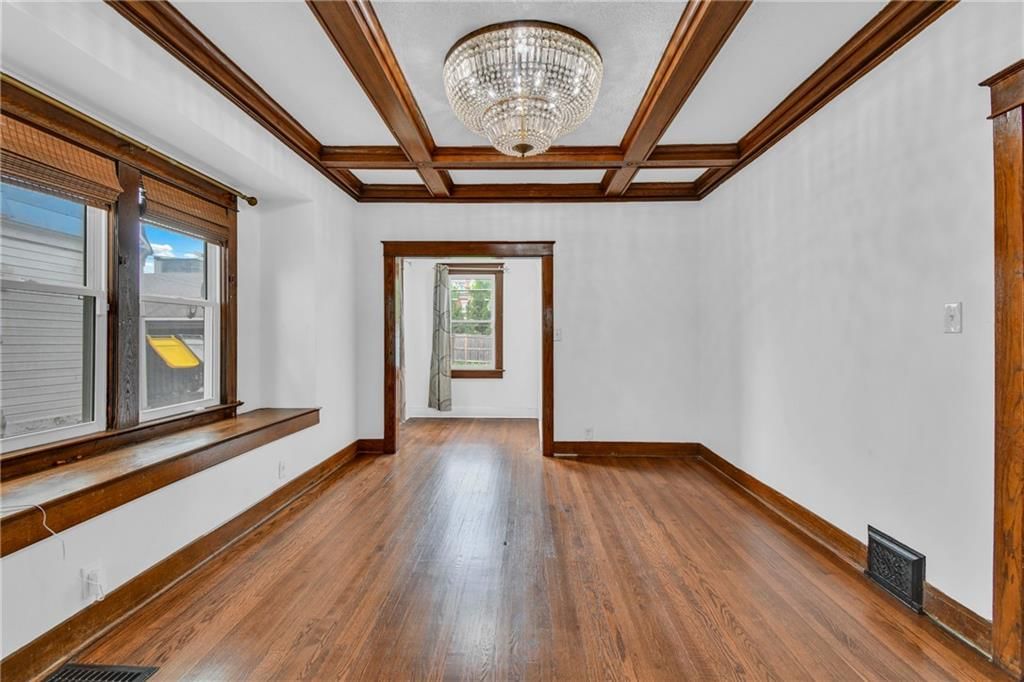 108 N Lawn Avenue — photo 9