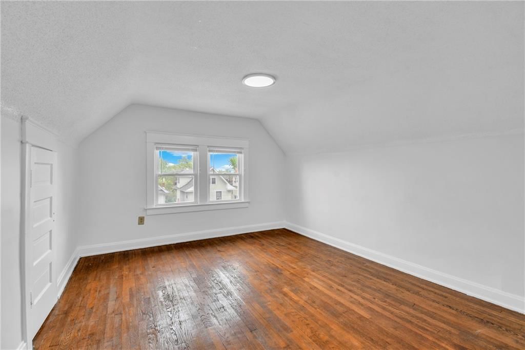 108 N Lawn Avenue — photo 15