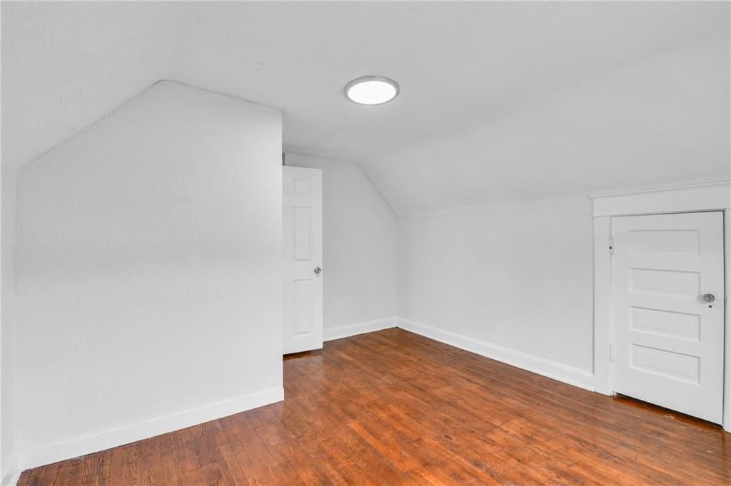 108 N Lawn Avenue — photo 18