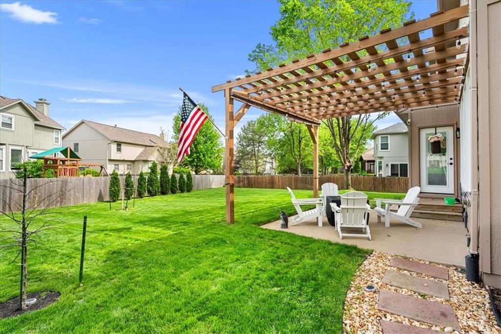 13101 HEMLOCK Street — photo 45