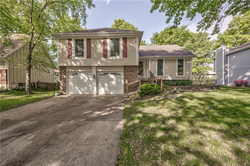 15278 Conser Street, Overland Park, KS