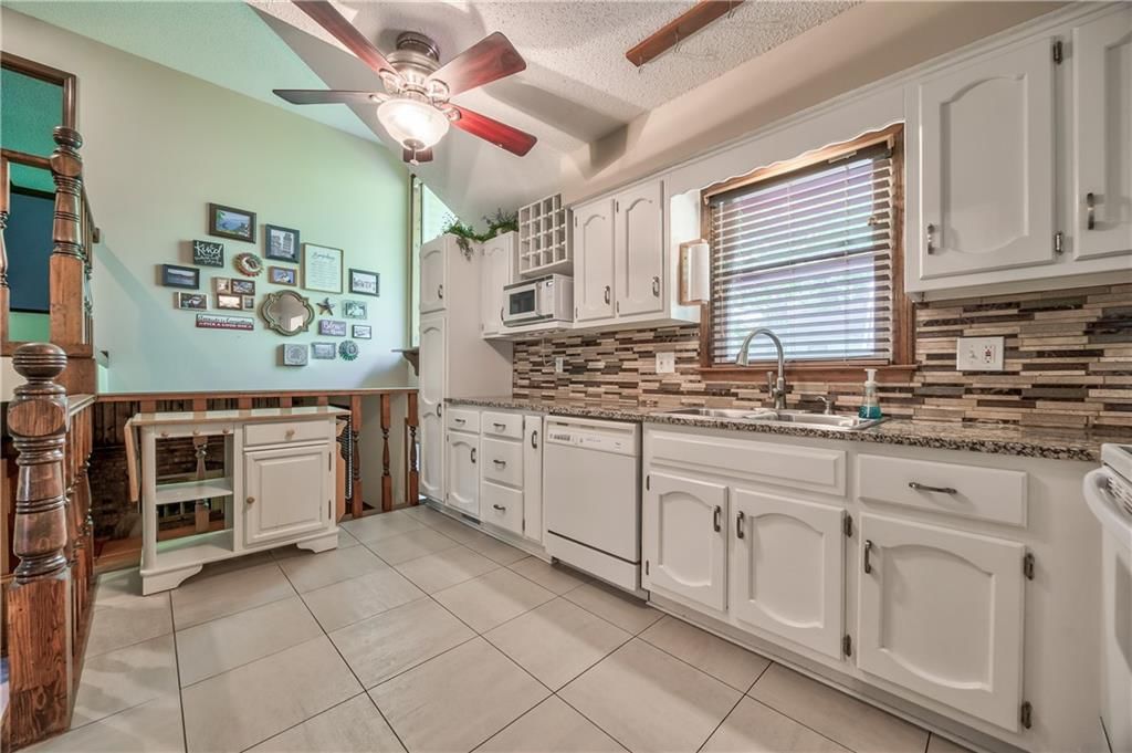 15278 Conser Street — photo 9