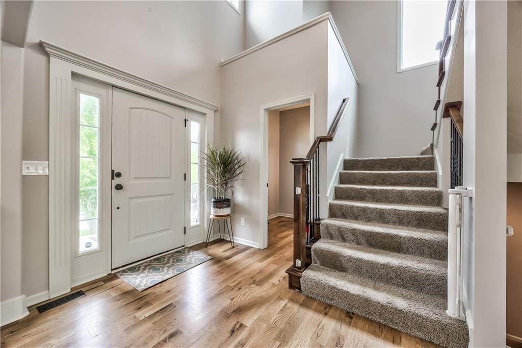 5220 Meadow Lark Drive — photo 2