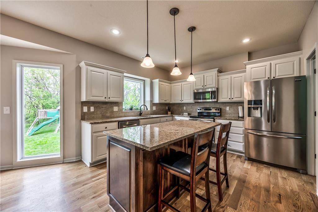 5220 Meadow Lark Drive — photo 8