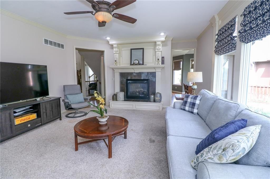 Photo 6 of 35 - 17065 W 162nd Street