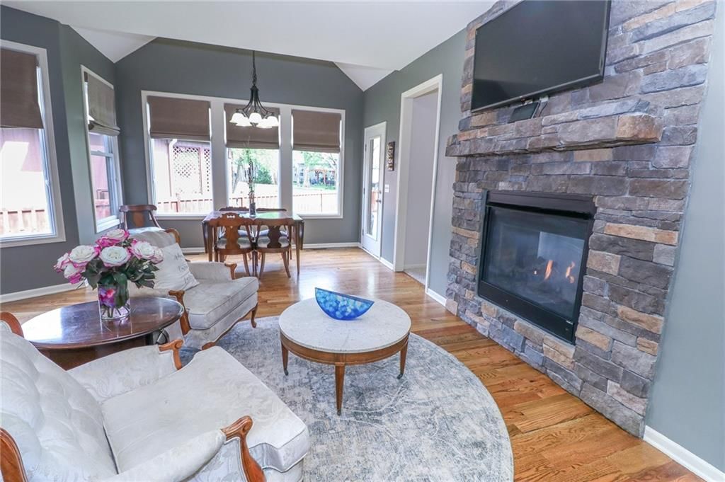 Photo 8 of 35 - 17065 W 162nd Street