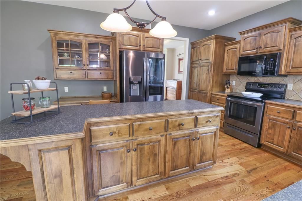 Photo 12 of 35 - 17065 W 162nd Street