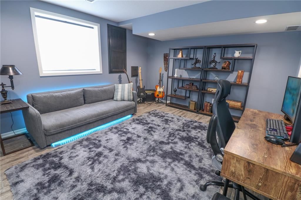 Photo 31 of 35 - 17065 W 162nd Street