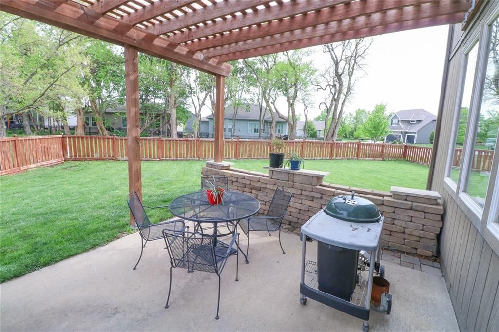 Photo 34 of 35 - 17065 W 162nd Street
