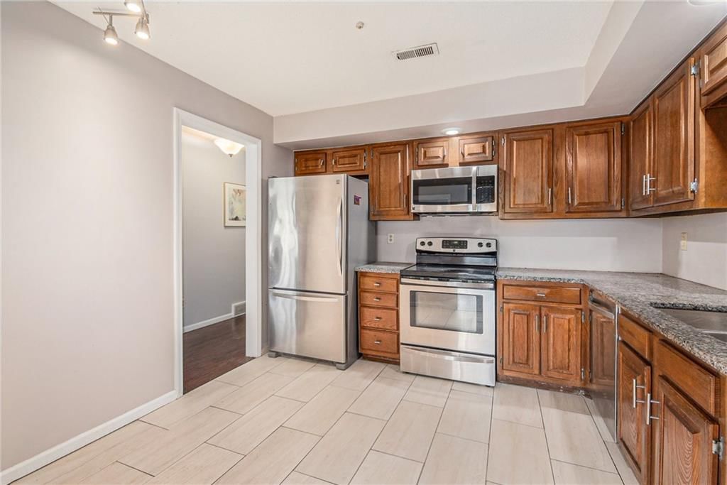 6724 W 109th Street — photo 8