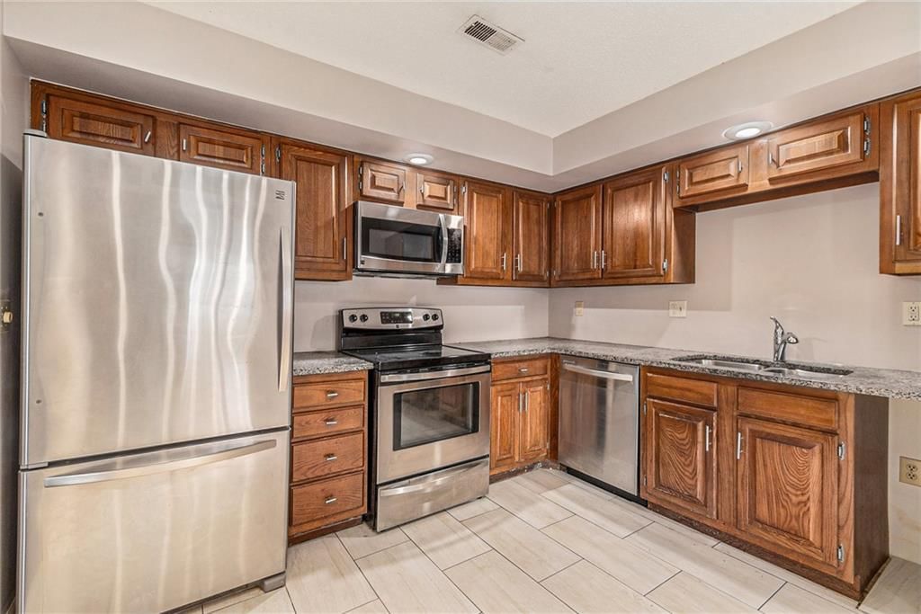 6724 W 109th Street — photo 9
