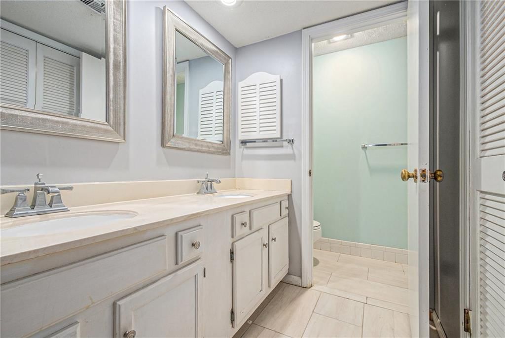 6724 W 109th Street — photo 13