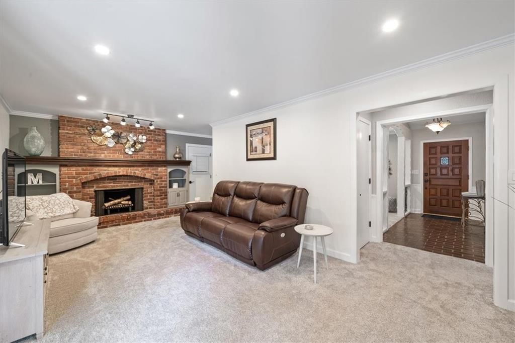 5206 Bond Street — photo 8
