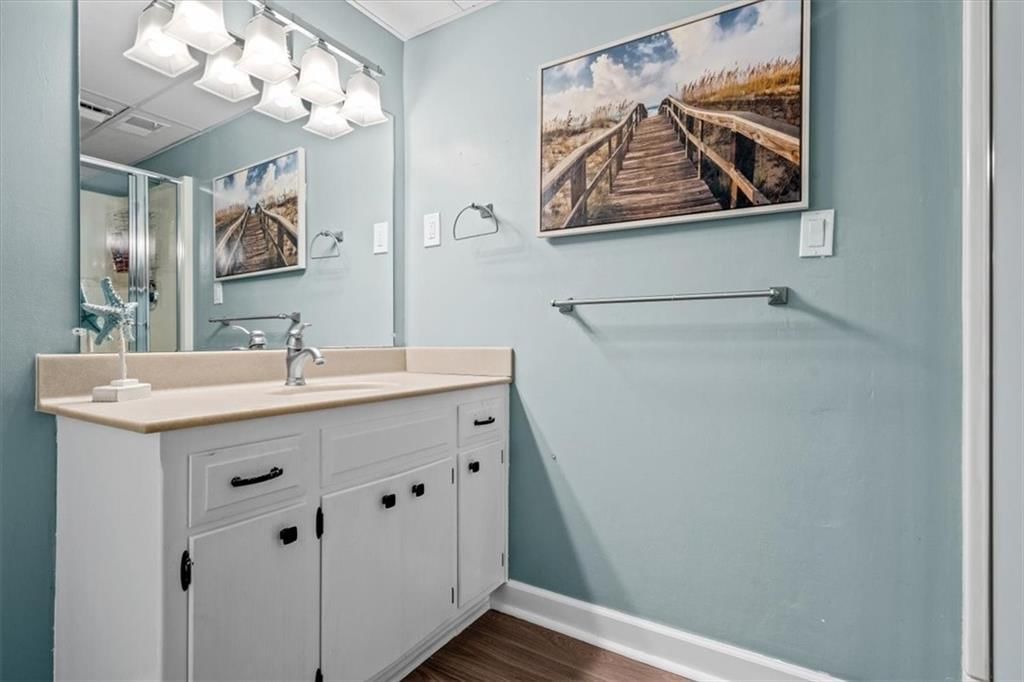 5206 Bond Street — photo 28