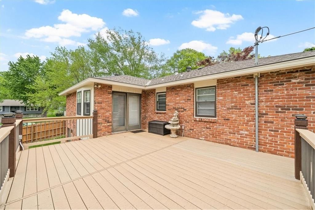 5206 Bond Street — photo 36