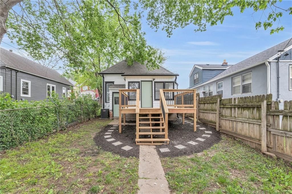 1613 W 39th Avenue — photo 24