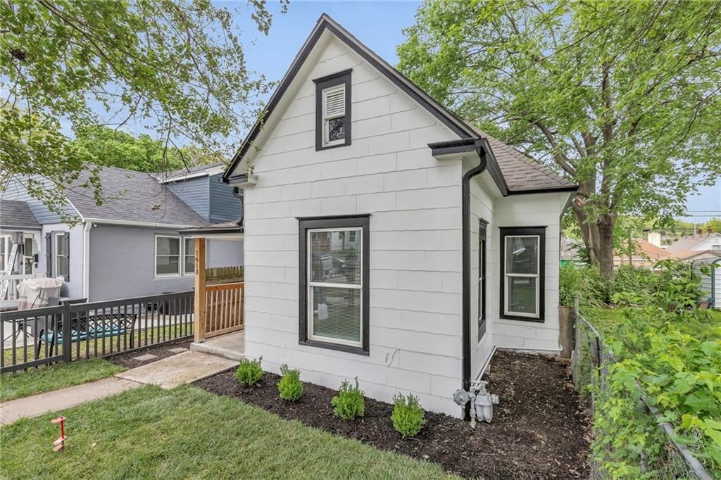 1613 W 39th Avenue — photo 25